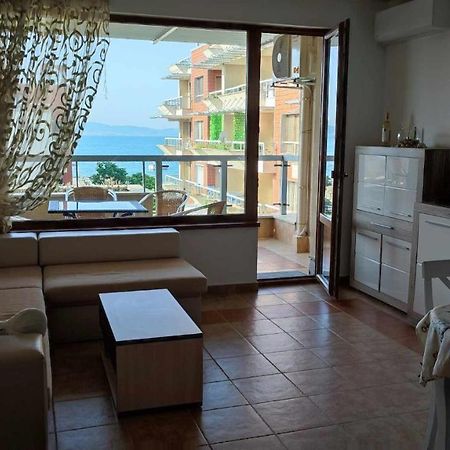 Cozy Apartment With Sea View And Free Parking Поморіє Екстер'єр фото