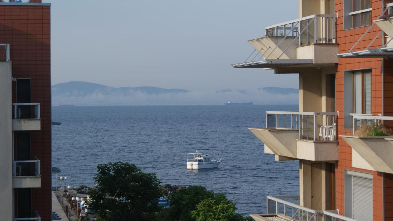 Cozy Apartment With Sea View And Free Parking Поморіє Екстер'єр фото
