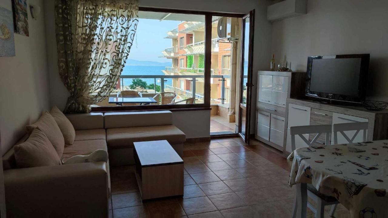 Cozy Apartment With Sea View And Free Parking Поморіє Екстер'єр фото